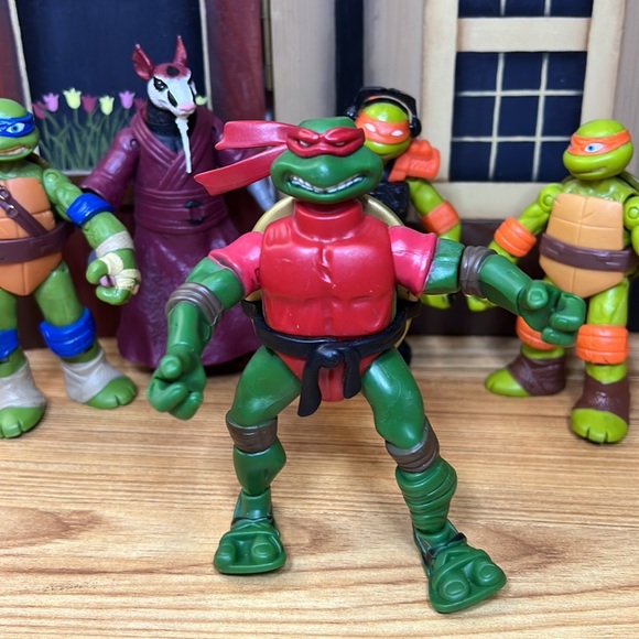 Lot of 5 Teenage Mutant Ninja Turtles Action Figures - Picture 7 of 7